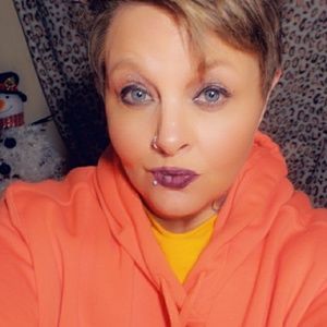 Meet your Posher, Kendora